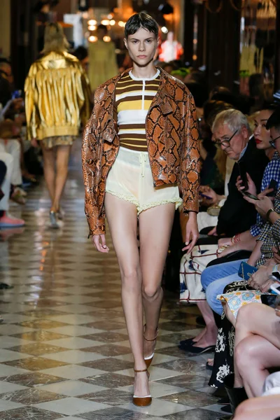 Look 34